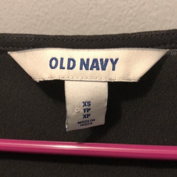 Old navy black sheer top size XS - Picture 2 of 7